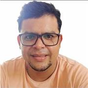 Docente de percusión general, con amplio conocimientos en ritmos latinos y Colombianos